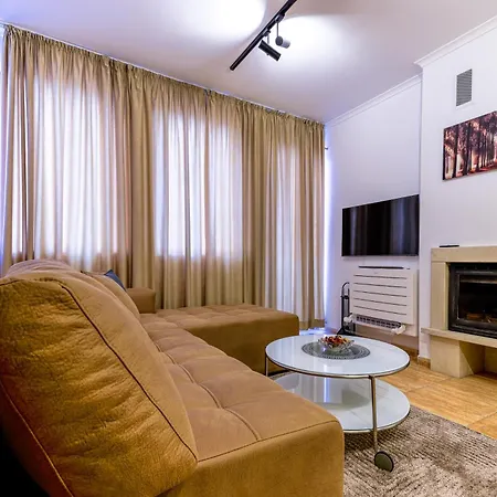 Yeti Grand Monastery パンポロボ