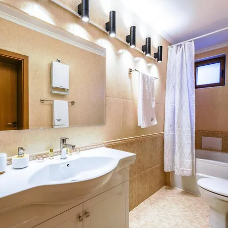 Yeti Grand Monastery Apartamento *