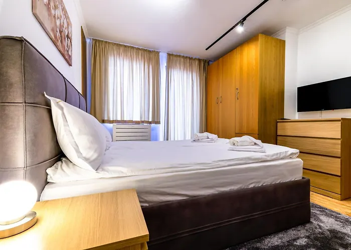 Yeti Grand Monastery パンポロボ