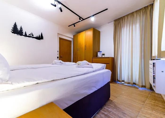 Yeti Grand Monastery アパート