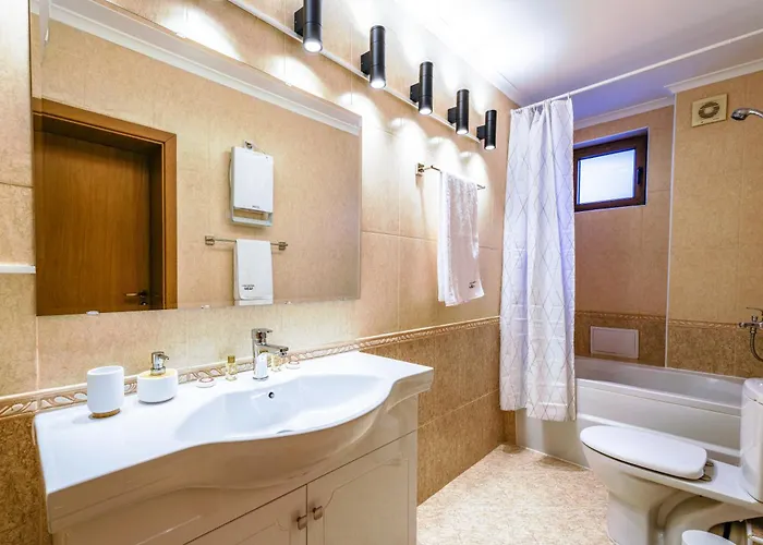 Yeti Grand Monastery アパート *