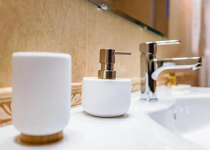 Yeti Grand Monastery アパート