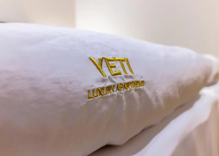 Yeti Grand Monastery パンポロボ